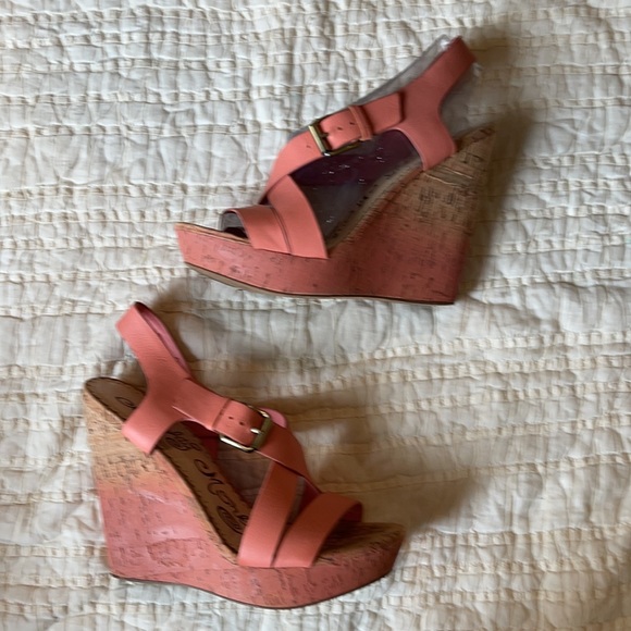 Worn 2x! Naughty Monkey Fade Away Wedge Sandals - Picture 2 of 9